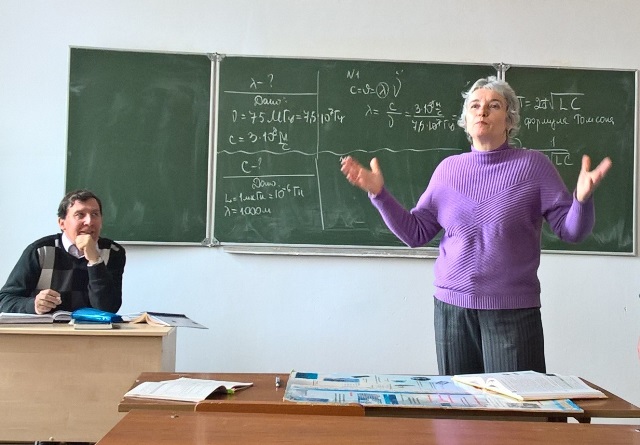 Захоплювальна розповідь доцента Дідук-Ступ'як Г. І. про історію і традиції факультету філології і журналістики